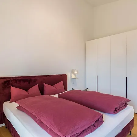 Apartment Reiser
