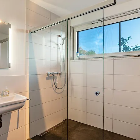 Reiser Apartment *