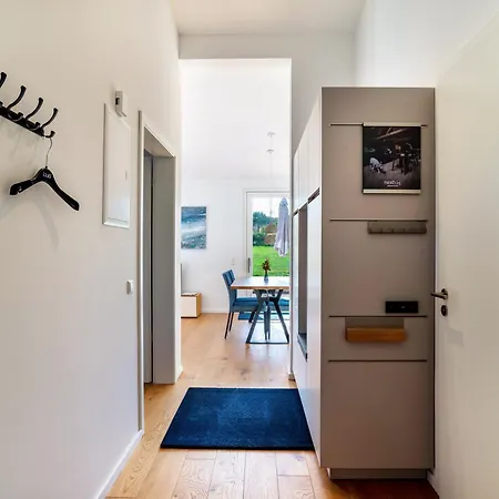 Reiser Apartment *