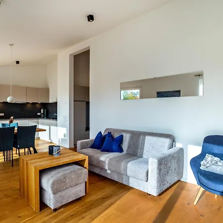 Apartment Reiser *