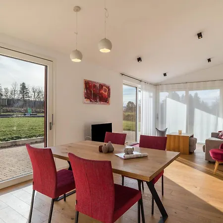 Reiser Apartment
