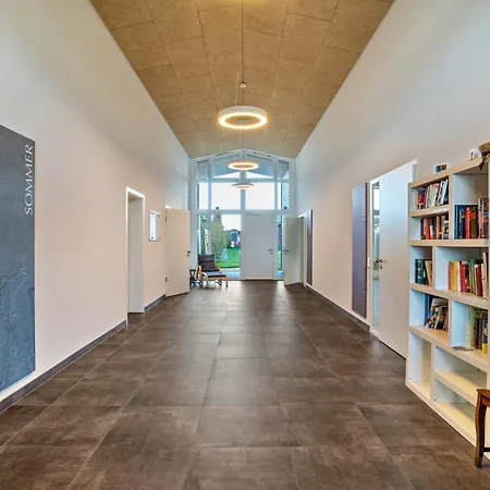 Reiser Apartment *